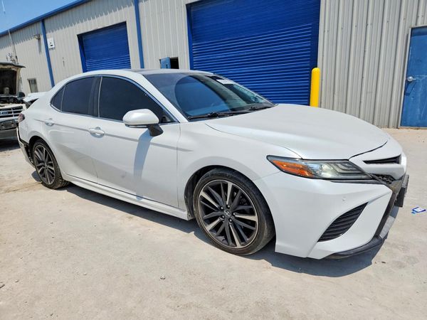 2018 TOYOTA CAMRY