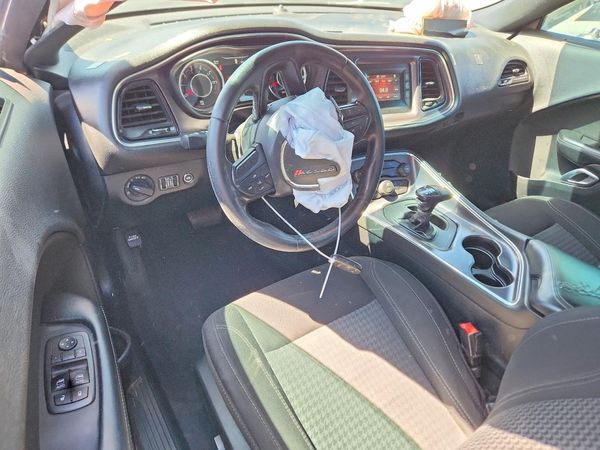 2016 DODGE CHALLENGER SXT