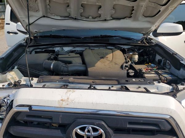 2016 TOYOTA TACOMA