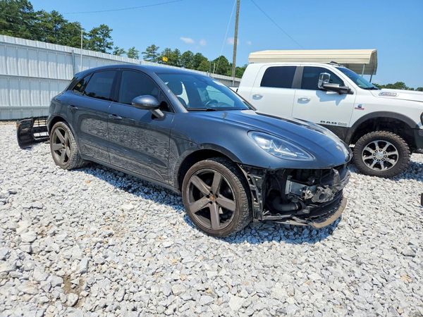 2020 PORSCHE MACAN