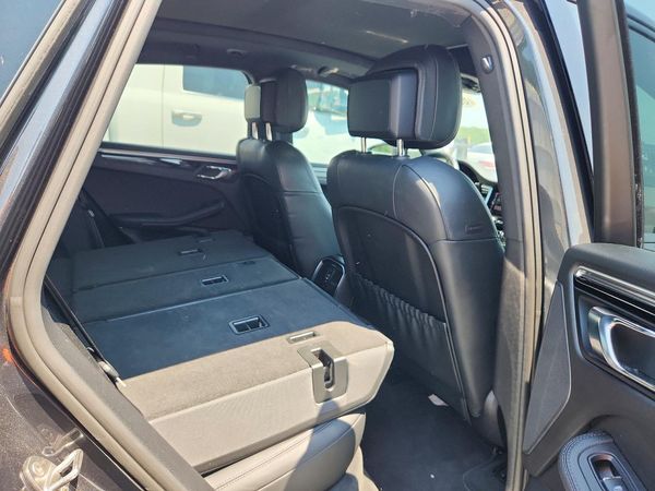 2020 PORSCHE MACAN