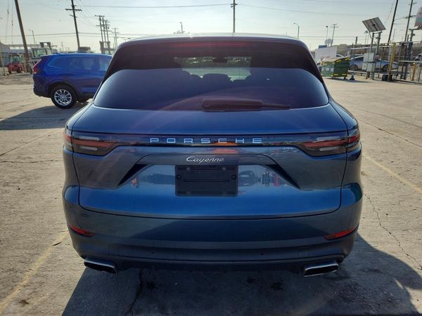 2019 PORSCHE CAYENNE