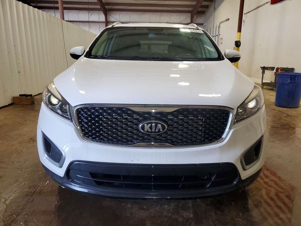 2017 KIA SORENTO L, LX