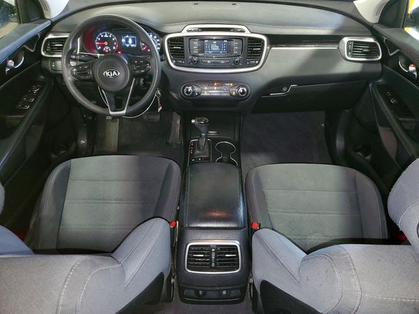 2017 KIA SORENTO L, LX
