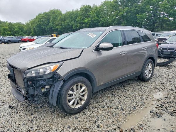 2016 KIA SORENTO L / LX
