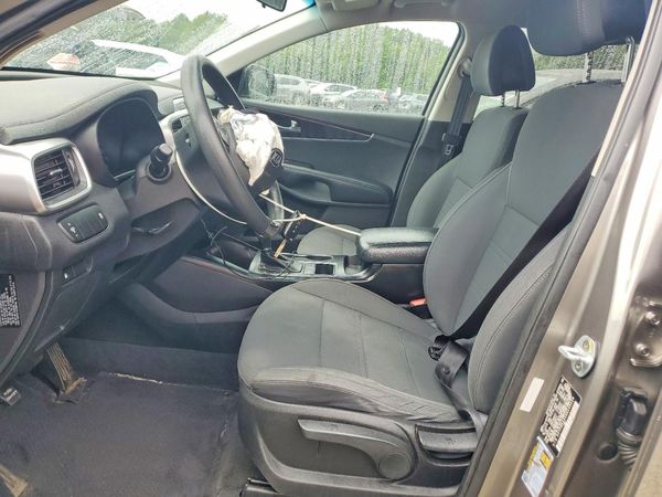 2016 KIA SORENTO L / LX