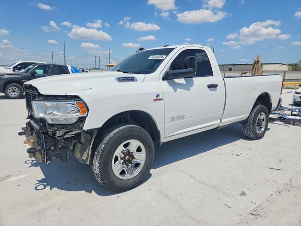 2022 RAM 2500 Tradesman — Front 3/4