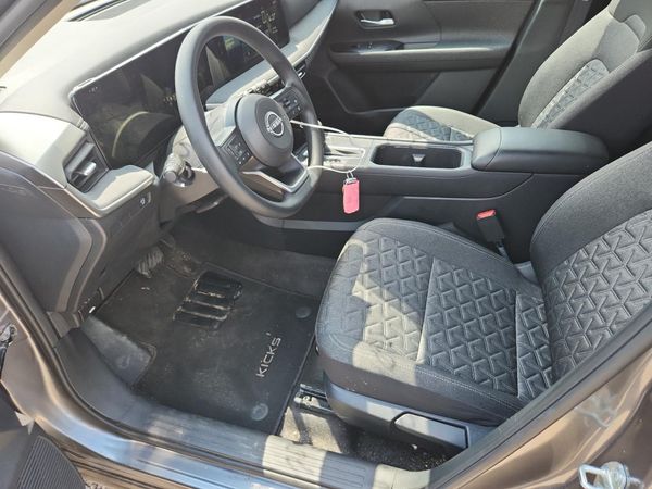 2025 NISSAN KICKS SV
