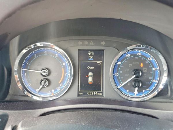 2017 TOYOTA COROLLA