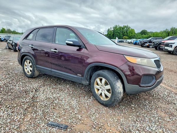 2013 KIA SORENTO Base / LX