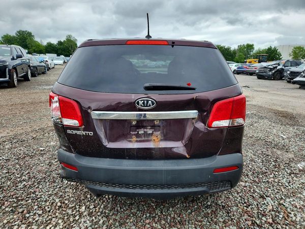 2013 KIA SORENTO Base / LX