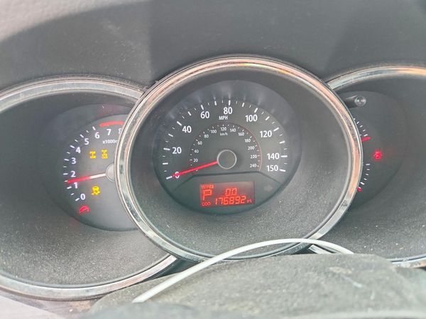 2013 KIA SORENTO Base / LX