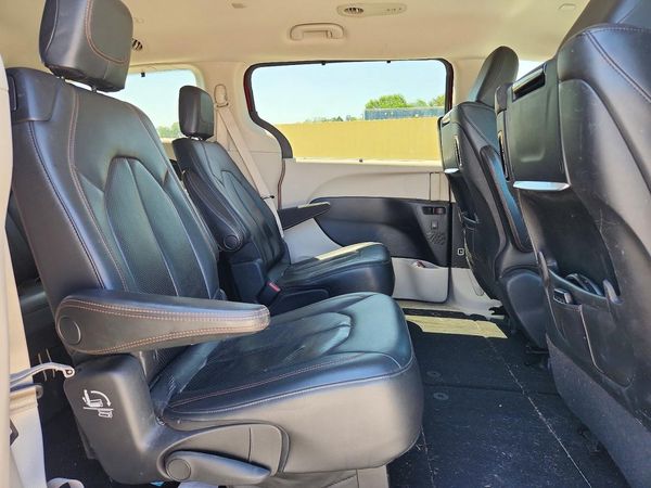 2017 CHRYSLER PACIFICA Touring L Plus