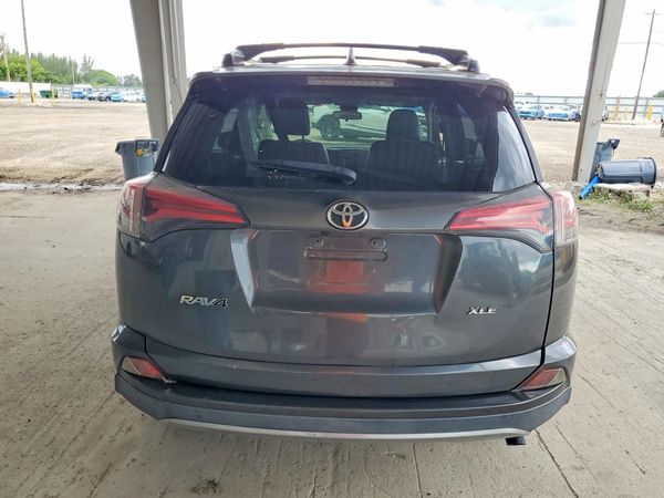 2018 TOYOTA RAV4 Adventure/XLE