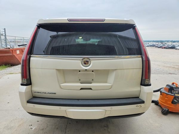 2015 CADILLAC ESCALADE Premium