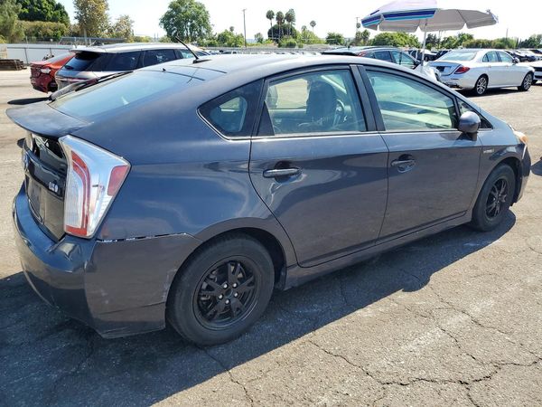 2015 TOYOTA PRIUS