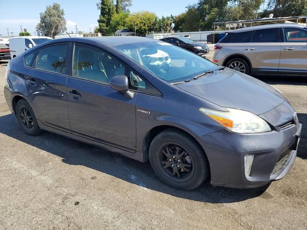 2015 TOYOTA PRIUS