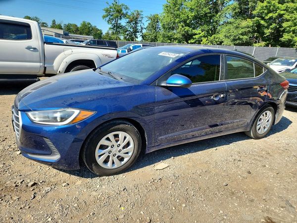 2018 HYUNDAI ELANTRA SE — Front 3/4