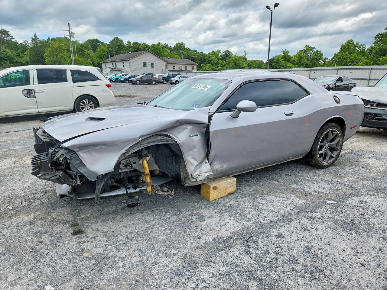 2017 DODGE CHALLENGER R/T — Front 3/4