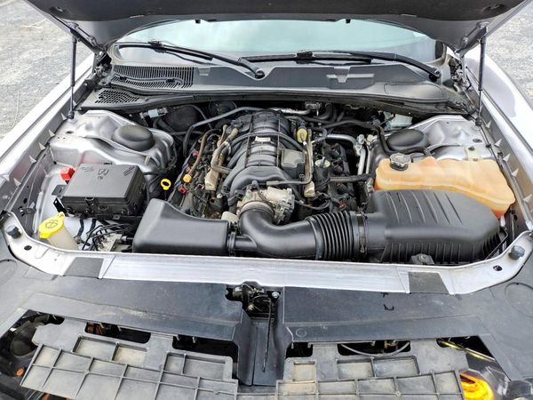 2017 DODGE CHALLENGER R/T — Engine bay