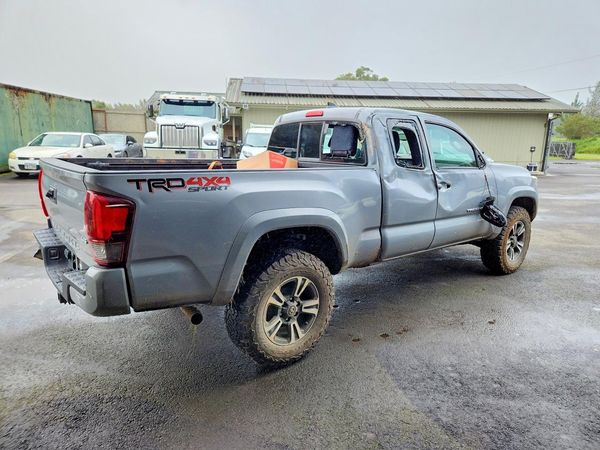 2018 TOYOTA TACOMA