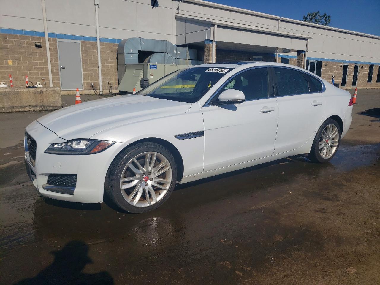 2018 JAGUAR XF Portfolio LE