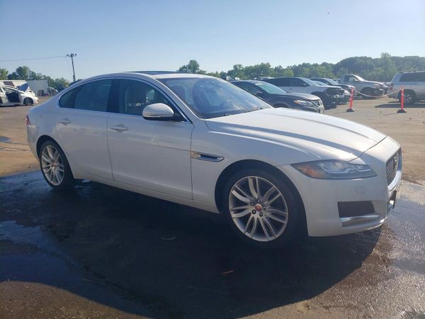 2018 JAGUAR XF Portfolio LE