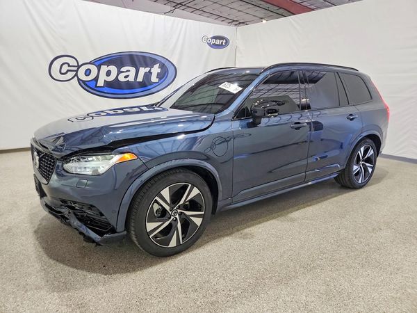 2022 VOLVO XC90 R-Design