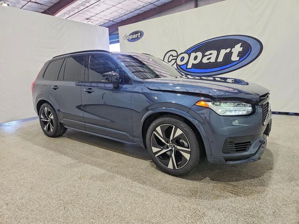 2022 VOLVO XC90 R-Design