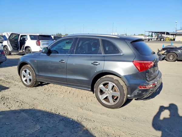 2012 AUDI Q5 Premium Plus