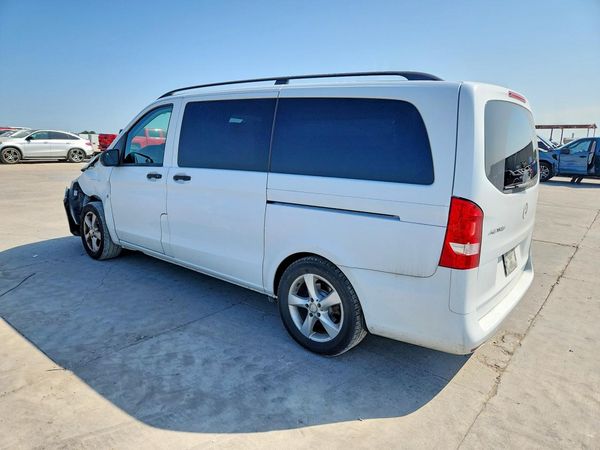 2016 MERCEDES-BENZ METRIS