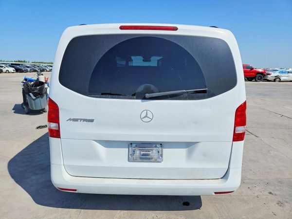 2016 MERCEDES-BENZ METRIS