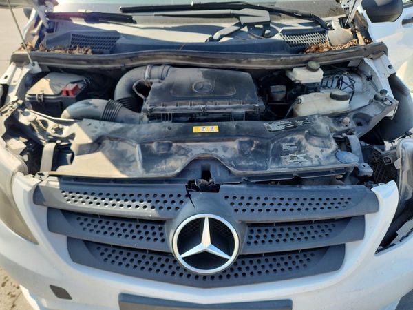 2016 MERCEDES-BENZ METRIS