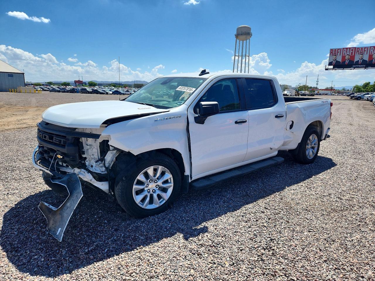 2026 CHEVROLET SILVERADO Custom — Front 3/4
