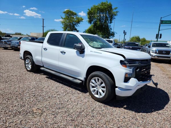 2026 CHEVROLET SILVERADO Custom — Passenger 3/4