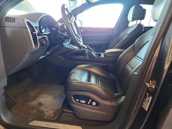 2019 PORSCHE CAYENNE