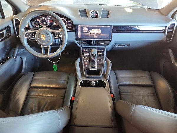 2019 PORSCHE CAYENNE
