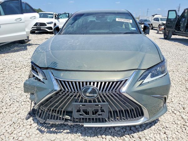 2020 LEXUS ES