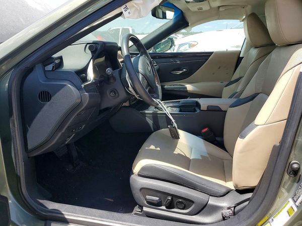 2020 LEXUS ES