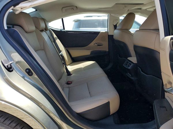2020 LEXUS ES