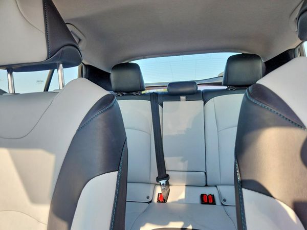 2017 TOYOTA PRIUS