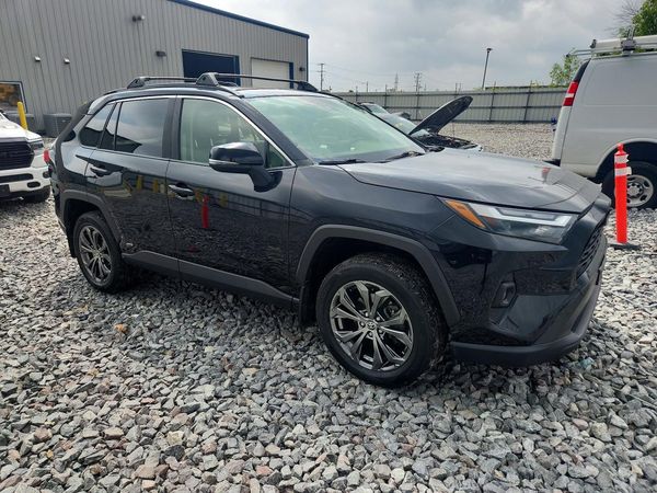 2022 TOYOTA RAV4 XLE Premium