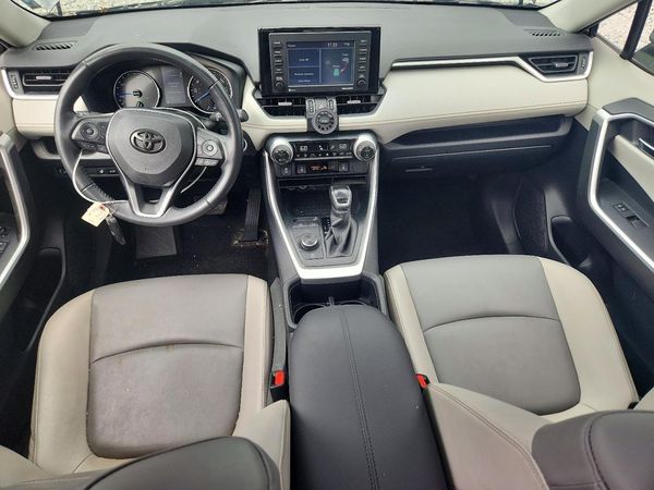 2022 TOYOTA RAV4 XLE Premium