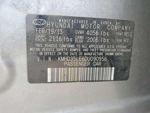 2013 HYUNDAI ELANTRA