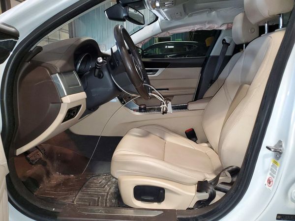 2017 JAGUAR XF Premium