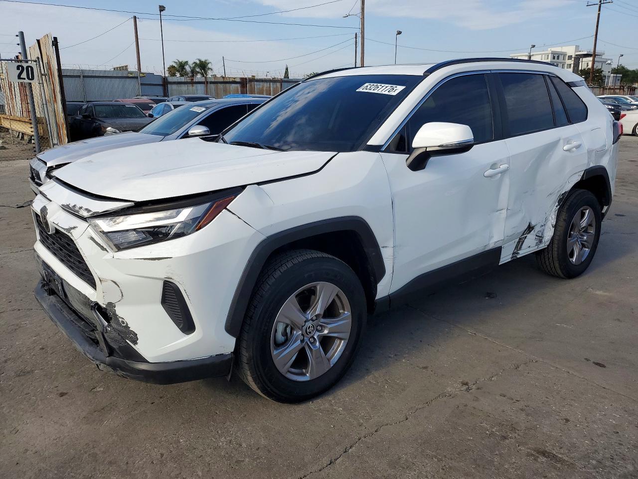 2025 TOYOTA RAV4 XLE
