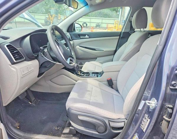 2021 HYUNDAI TUCSON SE
