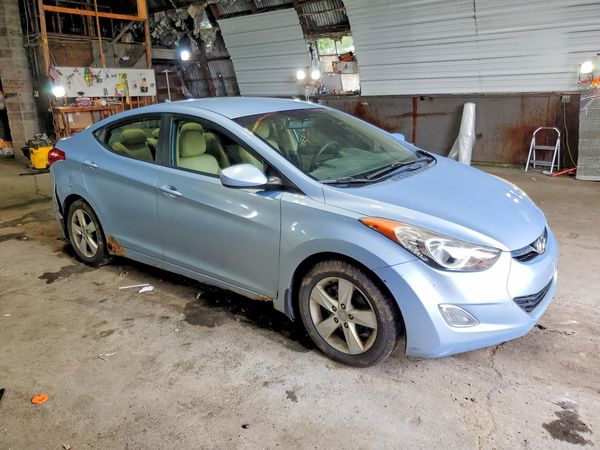 2012 HYUNDAI ELANTRA