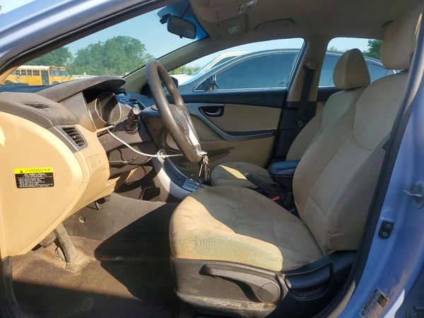 2012 HYUNDAI ELANTRA