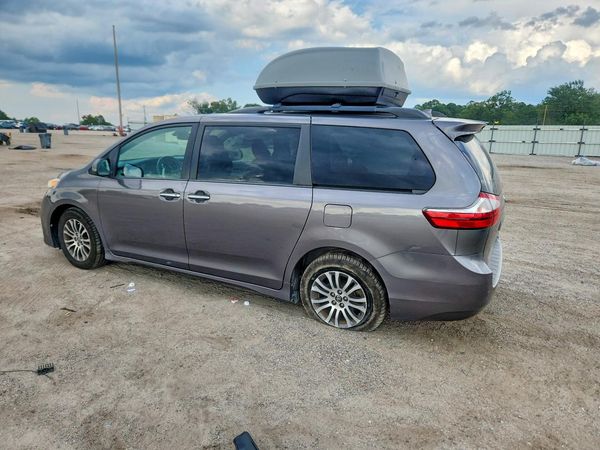 2018 TOYOTA SIENNA